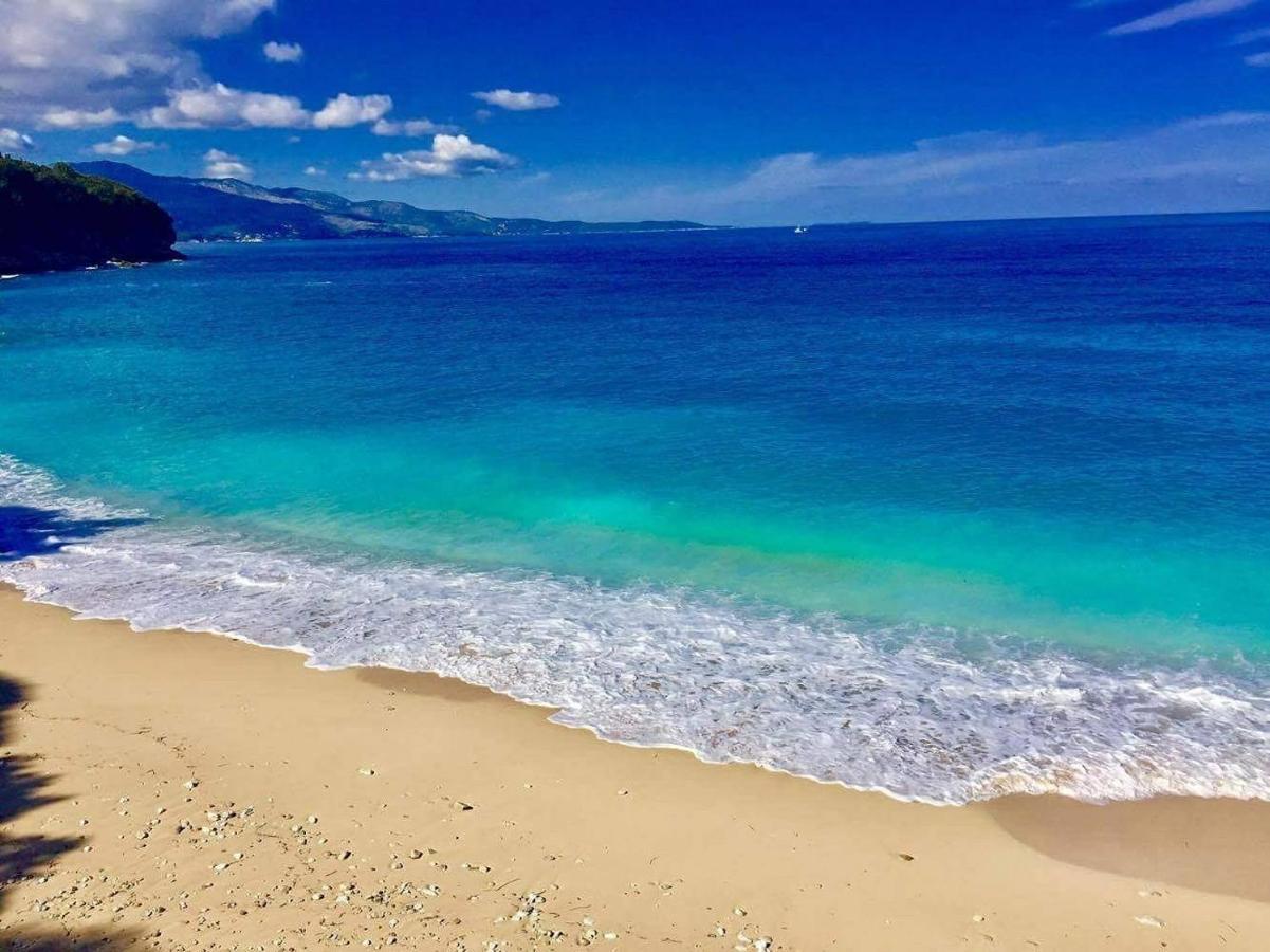 Sunset Apartment Saranda Bay Ngoại thất bức ảnh