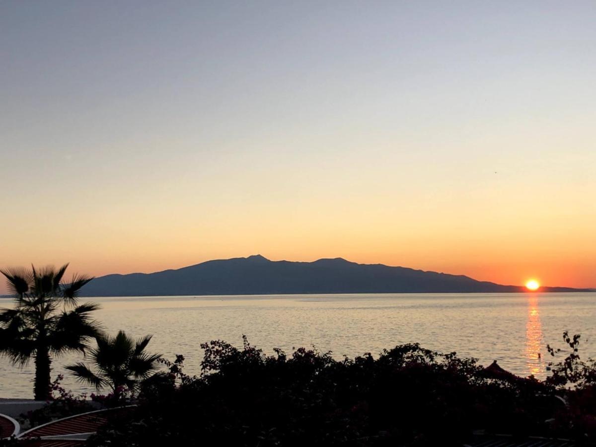 Sunset Apartment Saranda Bay Ngoại thất bức ảnh