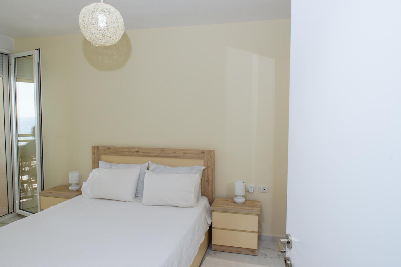 Sunset Apartment Saranda Bay Ngoại thất bức ảnh